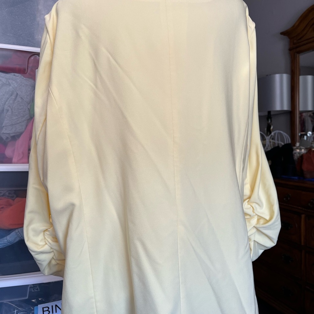 Soft Yellow Jacket - Picture 5 of 8